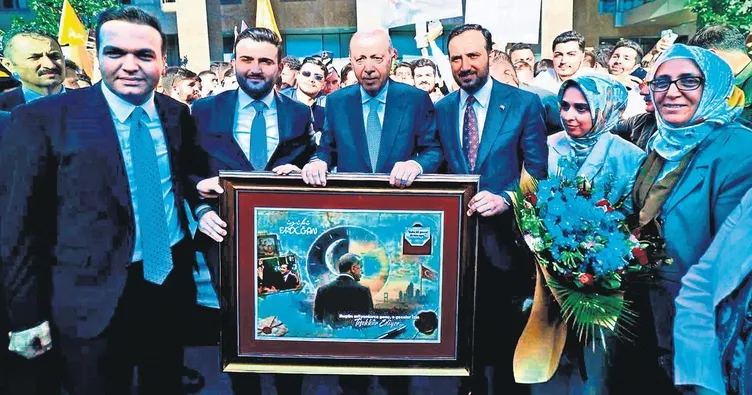 Gençlerden en baba kutlama