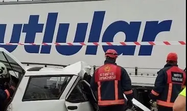 Giresun’da otomobil tıra çarptı: 1 ölü, 1 yaralı! #giresun