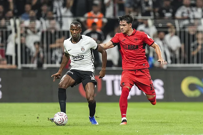 canli-besiktas-corum-fk-maci-ilk-yari-oynaniyor-1788203528504.jpg