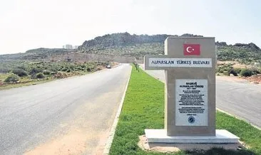 Bulvara Türkeş’in isim kitabesi dikildi