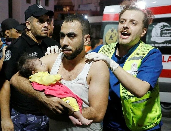 Gazze'den dünyaya böyle seslendi: Çocuklarımız kadınlarımız ölüyor korkmuyoruz! Ümmet bizi yalnız bıraktığı için ağlıyoruz