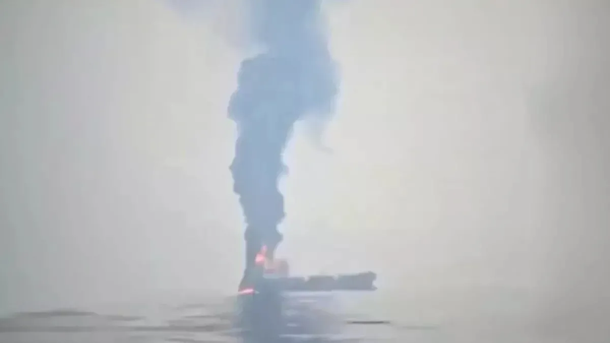 Hürmüz Boğazı’nda tansiyon düşmüyor: İran 10 petrol tankerini vurduğunu duyurdu Hürmüz Boğazı’nda tansiyon düşmüyor: İran 10 petrol tankerini vurduğunu duyurdu