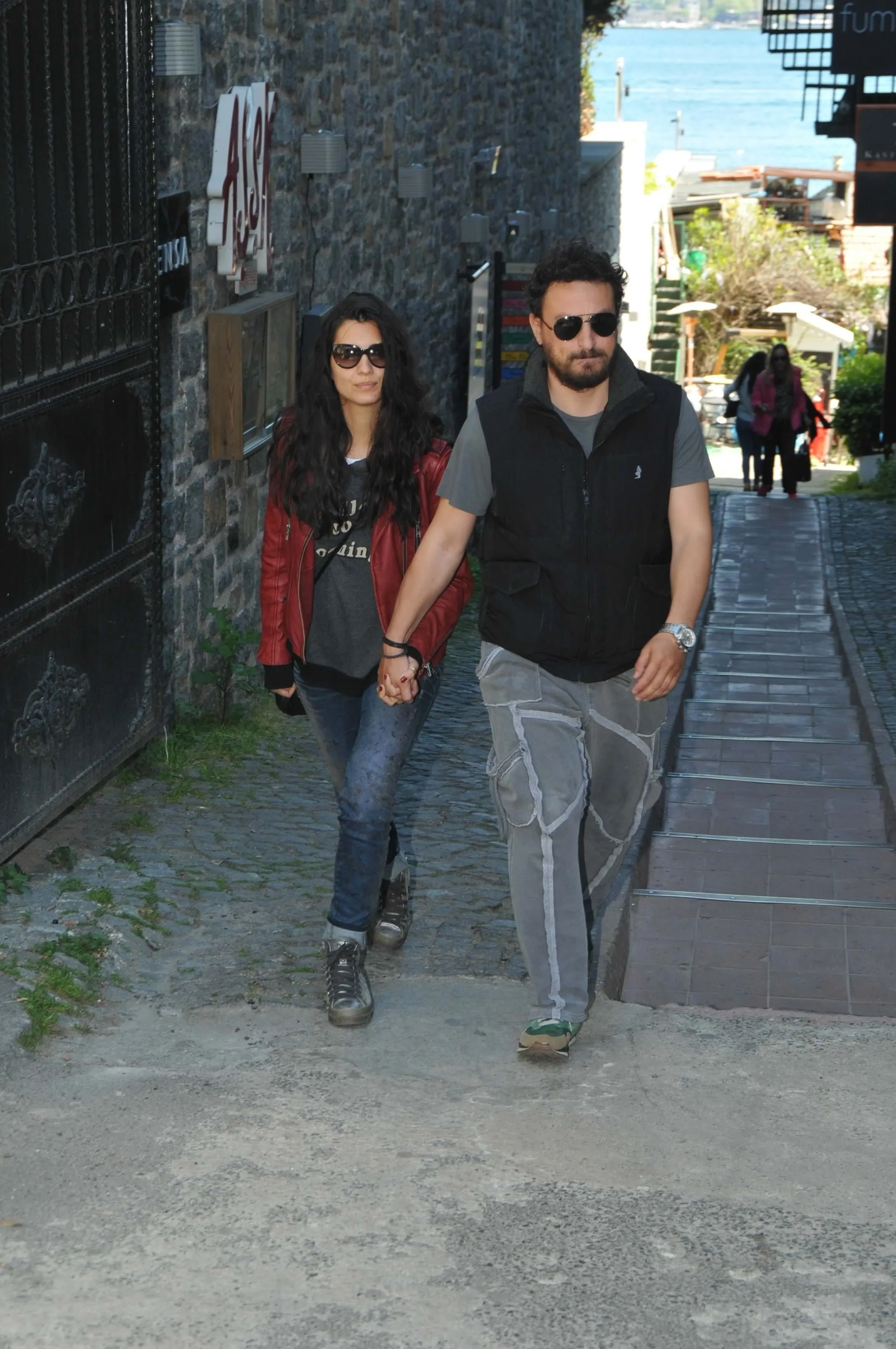 Tuba Buyukustun And Onur Saylak