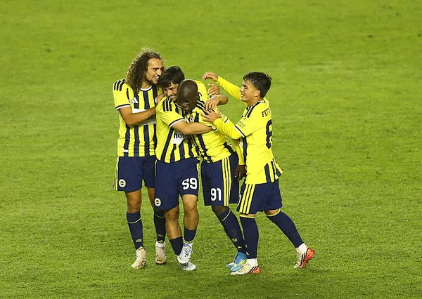 canli-turan-tovuz-fenerbahce-maci-kirmizi-kart-karari-ilk-gol-geldi-1791050008423.jpeg