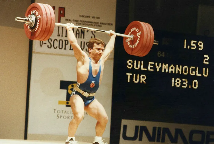 Naim SüleymanoÄlu hayatını kaybetti. Naim SüleymanoÄlu kimdir?