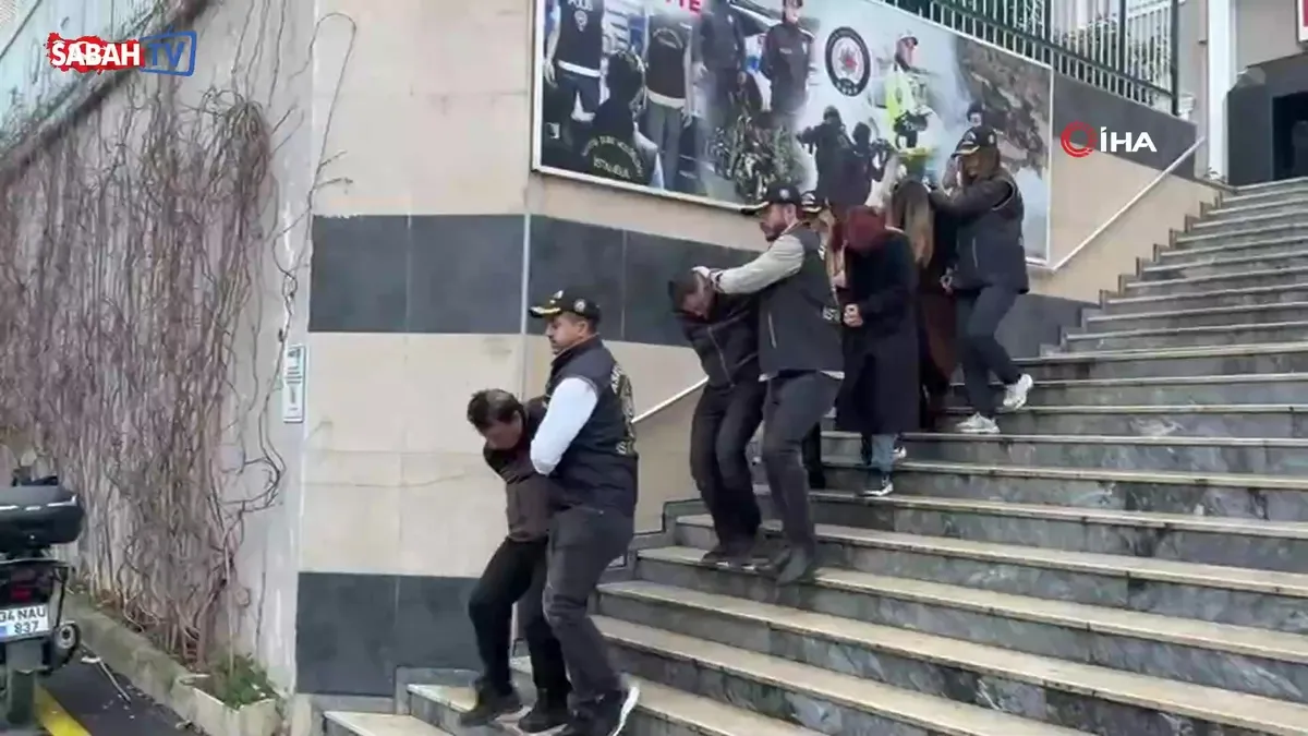 İstanbul’da 2 milyon liralık motor dolandırıcılığı: 3 tutuklama | Video videosunu izle İstanbul’da 2 milyon liralık motor dolandırıcılığı: 3 tutuklama | Video videosunu izle