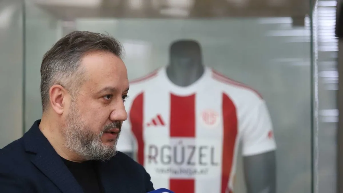 Süper Lig: Antalyaspor’da yeni sezon için kollar sıvandı: “Emre Belözoğlu ile hazırlıklara başlıyoruz” Süper Lig: Antalyaspor’da yeni sezon için kollar sıvandı: “Emre Belözoğlu ile hazırlıklara başlıyoruz”