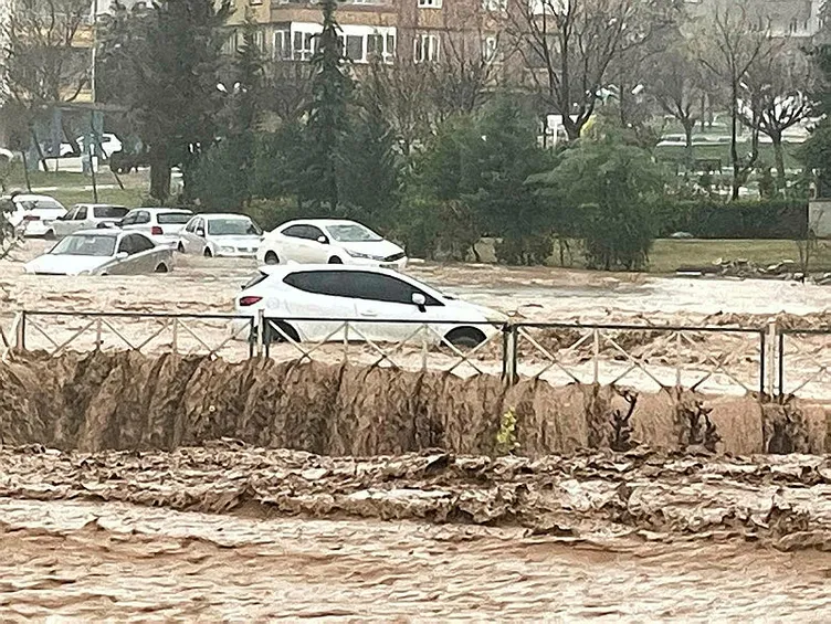 ŞANLIURFA SEL SON DAKİKA: Şanlıurfa'da sel felaketi can aldı! Ölü sayısı yükseliyor