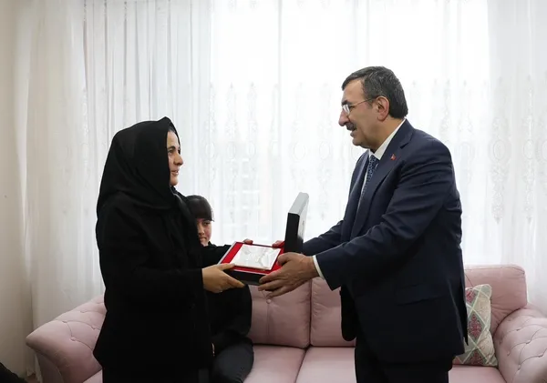 Cevdet Yılmaz Şehit Ailesini Ziyaret Etti