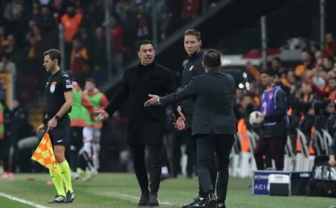 Son dakika Galatasaray haberleri: Çağdaş Atan’ın Okan Buruk’a ne söylediği ortaya çıktı! Başakşehir maçı sonrası tartışma çıkmıştı…