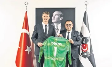 İmzayı attı, izne çıktı!