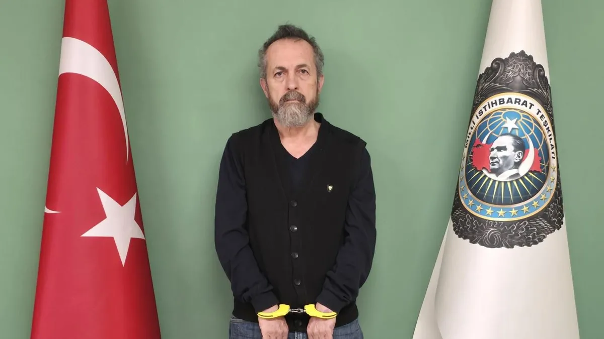 MİT’in yakaladığı firari casus eski MİT mensubu Önder Sığırcıkoğlu tutuklandı MİT’in yakaladığı firari casus eski MİT mensubu Önder Sığırcıkoğlu tutuklandı