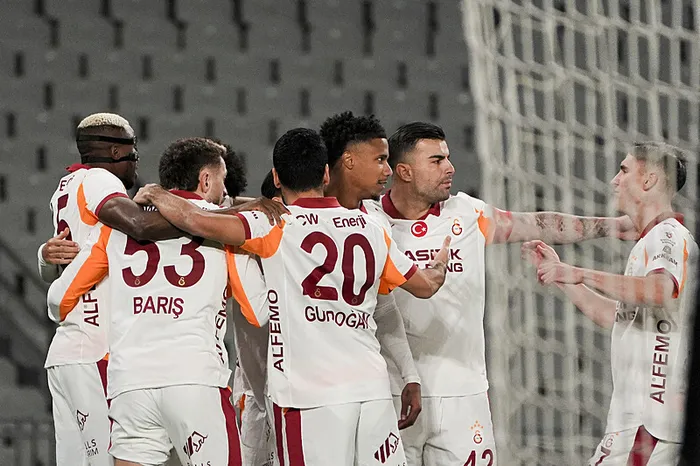 canli-super-ligde-fatih-karagumruk-galatasaray-maci-1769274902693.jpeg