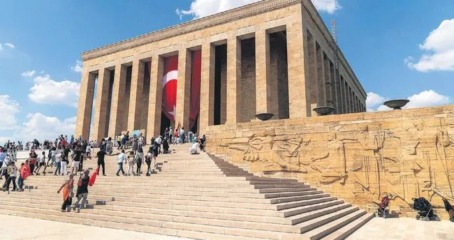 Apollo-11 ekibinin Anıtkabir özel defteri yazısı arşivden çıktı