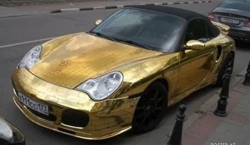 Altın kaplanmış otomobiller