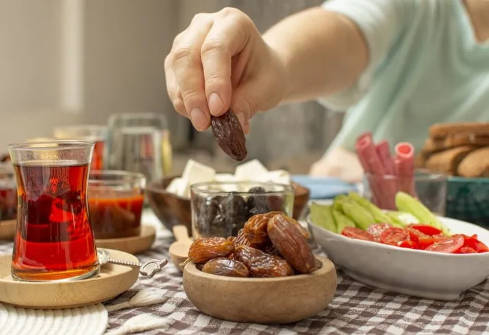 Sahurda ne yenir, ne yenmez? Sahurda tok tutan ve susatmayan yiyecekler nelerdir? Örnek sahur menüsü