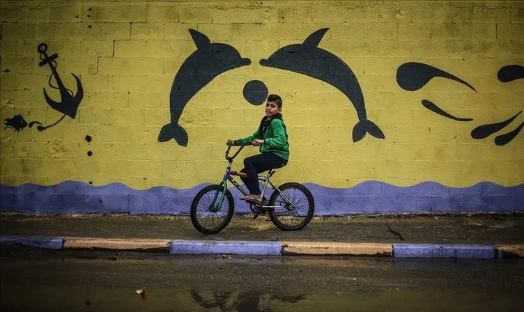 Gazze’de duvarlar resimlerle renklendi
