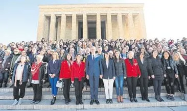 Gaziemirli kadınlar Ata’nın huzurunda