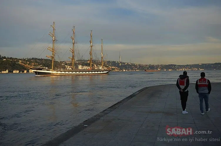 Dünyanın en büyük yelkenli gemisi İstanbul’dan böyle geçti
