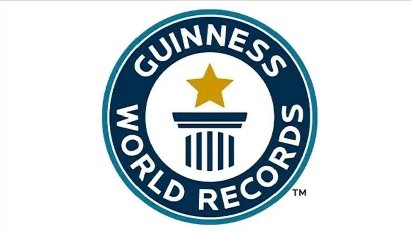 "Dünyanın çalışan en yaşlı kadın berberi" olarak Guinness'e girdi! Bakın hangi ülkede...