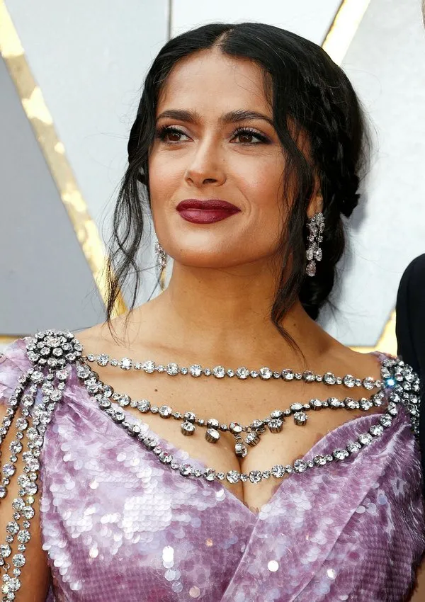 Demet Akalın'dan Salma Hayek'e: Bunu ben bile giymem