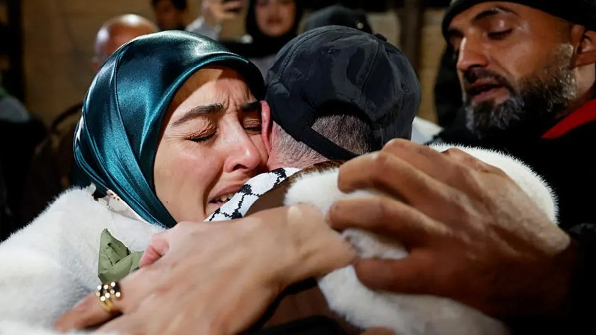 Esir takasında 7. tur! 641 Filistinli esir özgürlüğüne kavuştu Esir takasında 7. tur! 641 Filistinli esir özgürlüğüne kavuştu