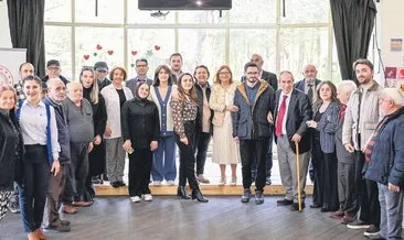 Üniversiteliler, huzurevi sakinlerine ‘yaren’ oldu #istanbul