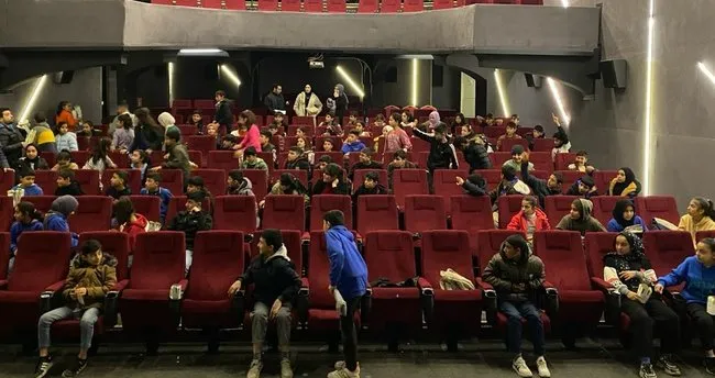 Şanlıurfa Büyükşehir Belediyesi, 500 bin öğrenciye film izletti - Şanlıurfa Haberleri