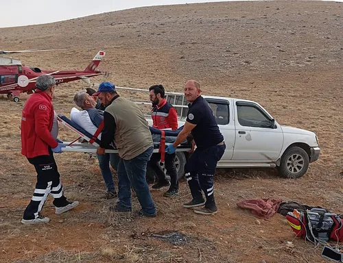 daglik-alanda-kalp-krizi-geciren-coban-kurtarildi-hava-ambulans-ile-hastaneye-kaldirildi-1764417653953.jpg