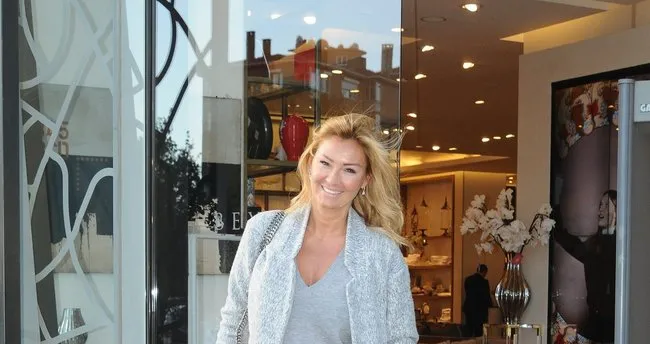 pinar altug 8 yil aradan sonra podyumda