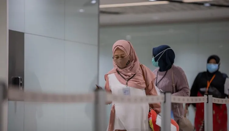 Yurt dışından gelen ilk umre grubu Suudi Arabistan'a ulaştı