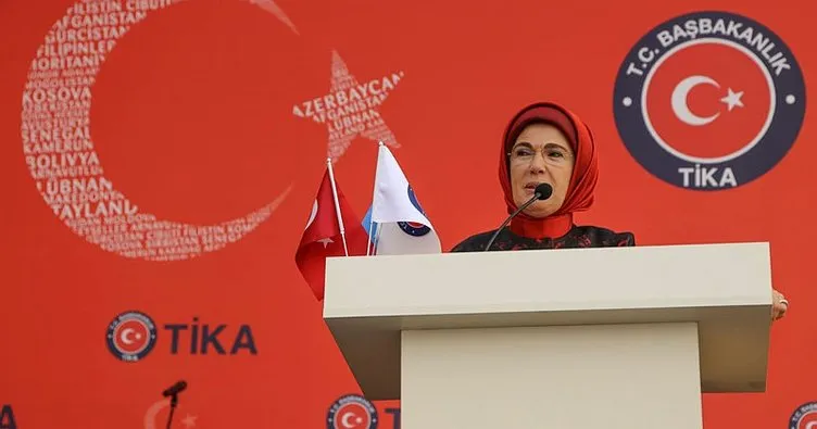 Emine Erdoğan Bakü Türk lisesinin açılışına katıldı