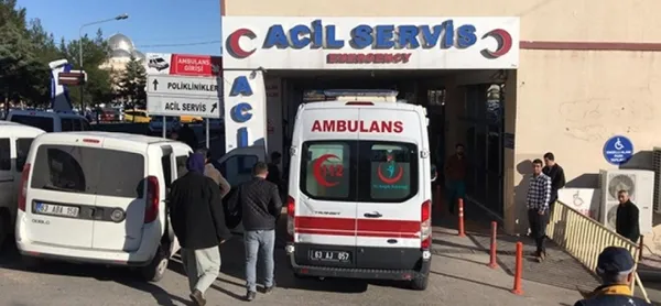sanliurfada-bir-saldirgan-hastanede-doktor-ve-guvenlik-gorevlisini-agir-yaraladi-1753898187567.jpg