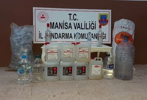 Manisa’da sahte içki operasyonu: Yaşlı adamın evinde 50 litre etil alkol ele geçirildi