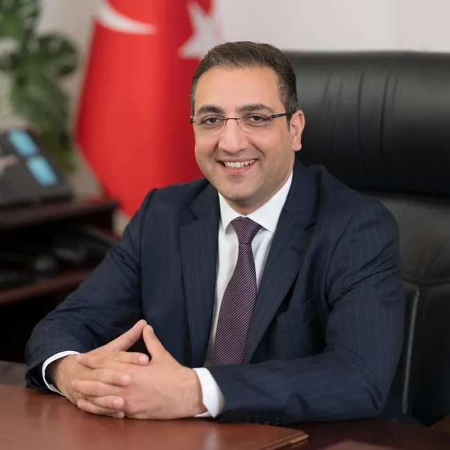 son-dakika-seferihisar-ve-balcova-belediyelerine-yolsuzluk-operasyonu-2-belediye-baskani-gozaltina-alindi-1782364985781.jpg