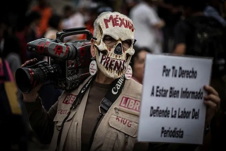 Meksika’da gazetecinin öldürülmesi protesto edildi