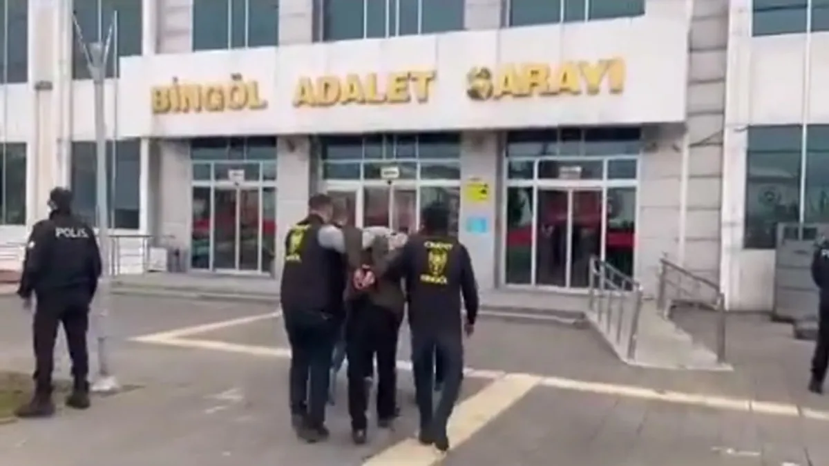 Bingöl'deki silahlı saldırılara ilişkin 2 kişi tutuklandı! Bingöl'deki silahlı saldırılara ilişkin 2 kişi tutuklandı!