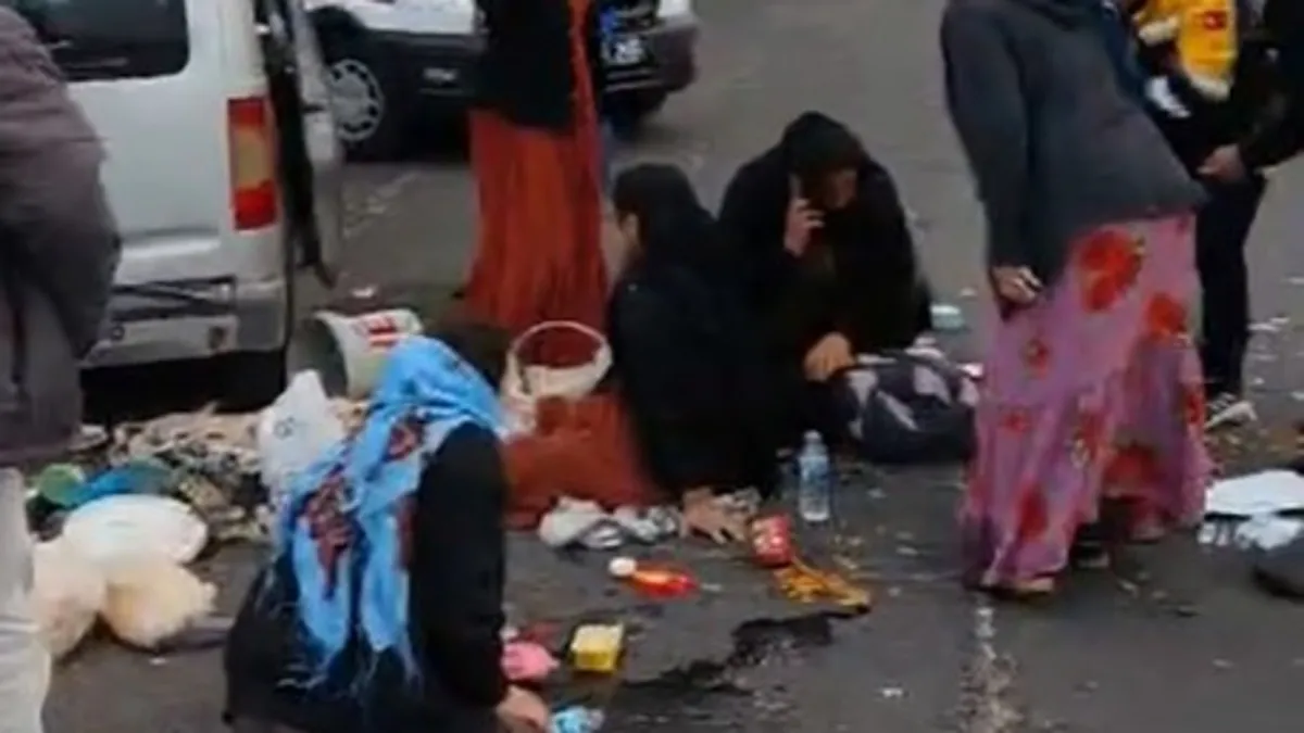 Şanlıurfa'da iki araç birbirine girdi: Ortalık savaş alanına döndü! 1'i ağır 11 yaralı Şanlıurfa'da iki araç birbirine girdi: Ortalık savaş alanına döndü! 1'i ağır 11 yaralı