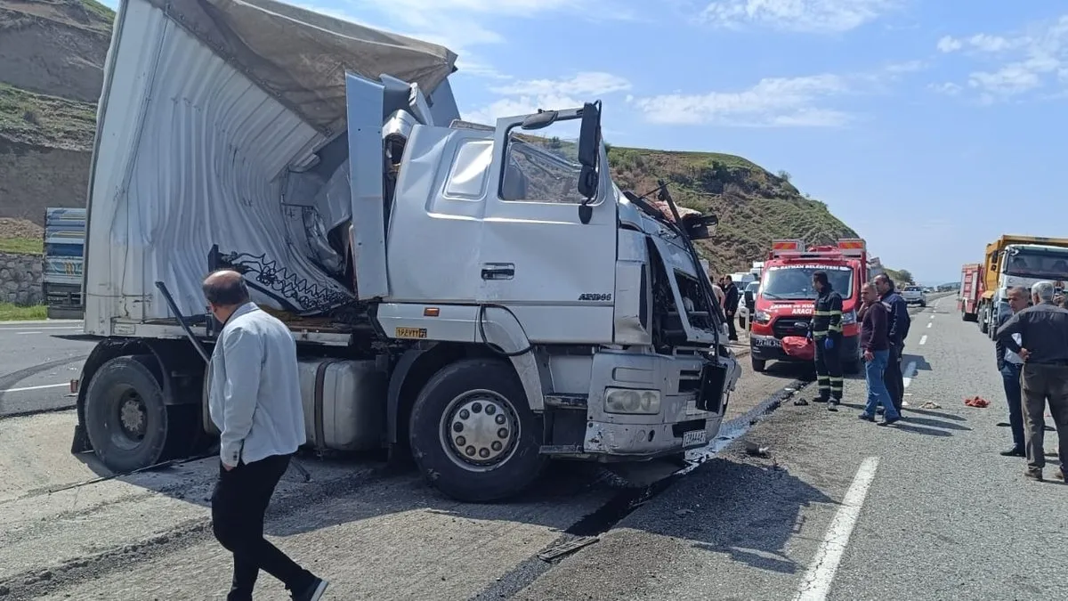 Batman - Kozluk karayolunda TIR kazası: 1 ölü, 1 yaralı