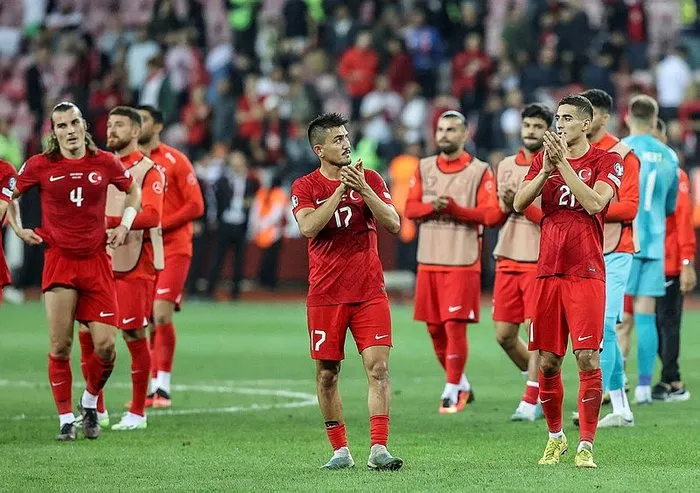 son-dakika-haberi-mehmet-buyukeksiden-stefan-kuntz-aciklamasi-bugun-icin-konu-bu-degil-1694207780797.jpg