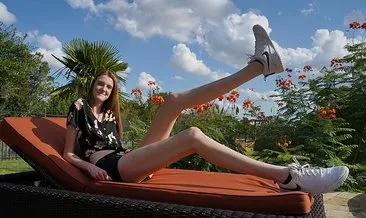 İşte dünyanın en uzun bacaklı kadını Maci Currin!