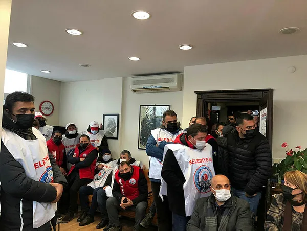 grevdeki-belediye-iscileri-bicak-kemige-dayandi-1640316441537.jpg CHP’li belediye işçilerine sıfır zam dayatması yapmıştı! Grevdeki belediye işçileri: Bıçak kemiğe dayandı