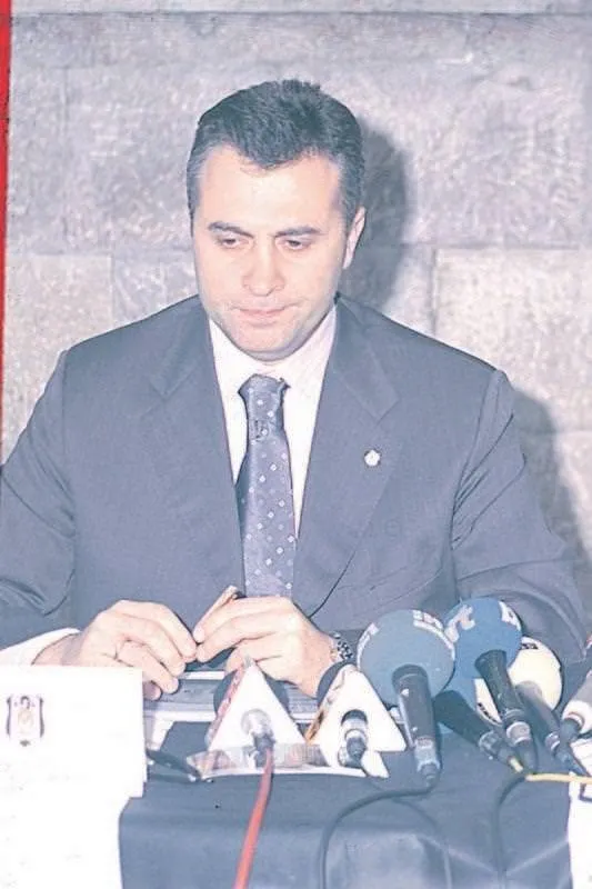 Fikret Orman kimdir?