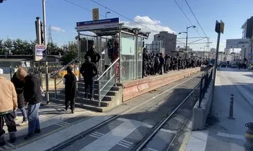 İstanbul’da yine tramvay arıza yaptı! Vatandaşlar yolda kaldı #istanbul