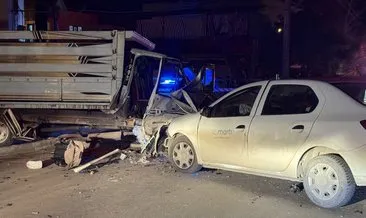 Denizli’de kamyonetle otomobil çarpıştı: 1 ölü, 4 yaralı #denizli
