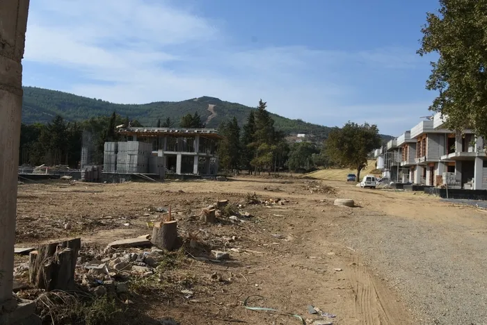 chpli-belediyeden-agac-katliami-sabah-agaclar-kurudu-yalanini-fotograflarla-ortaya-cikardi-1665632259977.jpg CHP’li belediyeden ağaç katliamı! SABAH, ‘ağaçlar kurudu’ yalanını fotoğraflarla ortaya çıkardı