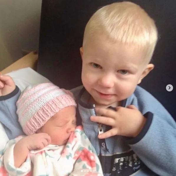 Son dakika haberi: Dünya onu konuşuyor! 4 yaşındaki kardeşini korumak için araya girdi: 90 dikiş var...