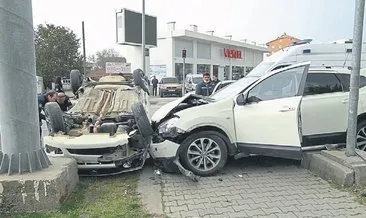 Sivil polis aracı kaza yaptı