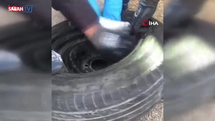 Aracının lastiğinden çıkan uyuşturucu için
