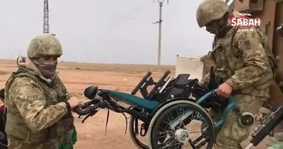 Mehmetçik, ihtiyaç sahibi Suriyeli yaşlı kadına tekerlekli sandalye hediye etti | Video
